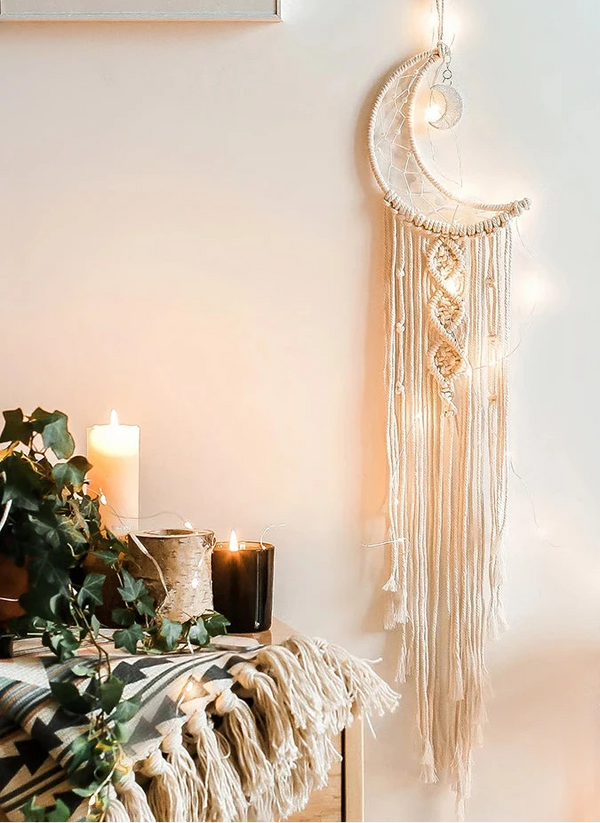 Schöner Traumfänger – Handgefertigte nordische Wanddekoration aus Baumwolle und Holz