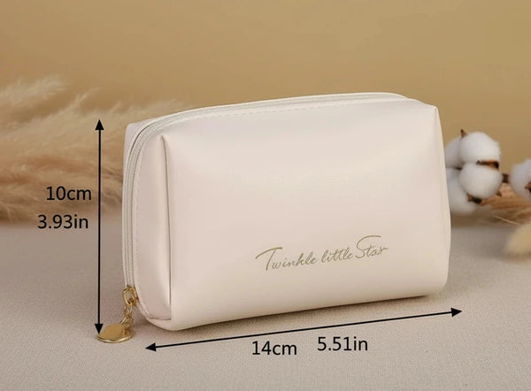 Reise-Kosmetiktasche aus PU-Leder – Wasserdichter Organizer mit Trennwand & weiter Öffnung