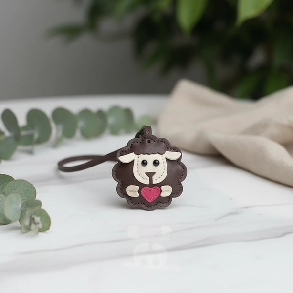 Taschenanhänger Schäfchen mit Herz - Süßer Anhänger aus PU-Leder gefertigt