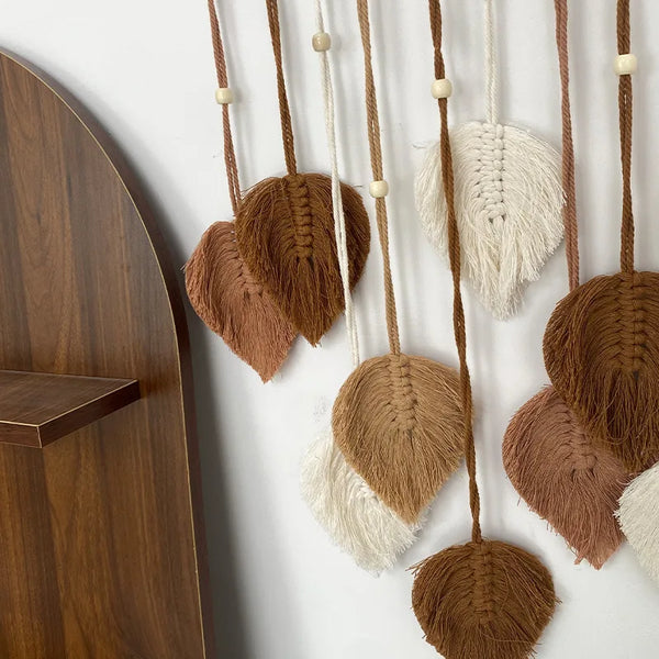 Handgefertigtes Blatt-Makramee-Hängeornament – Boho Wanddeko aus Baumwolle