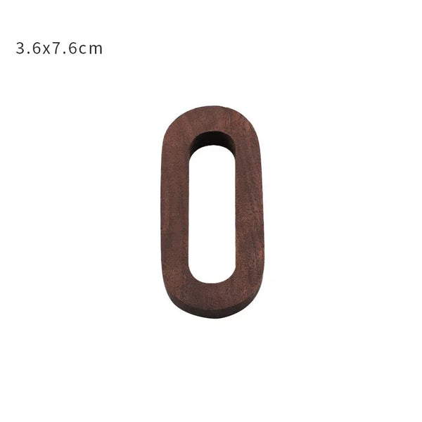 Dekorative Buchstaben aus Holz – Personalisierbare Deko für Wand & Regal