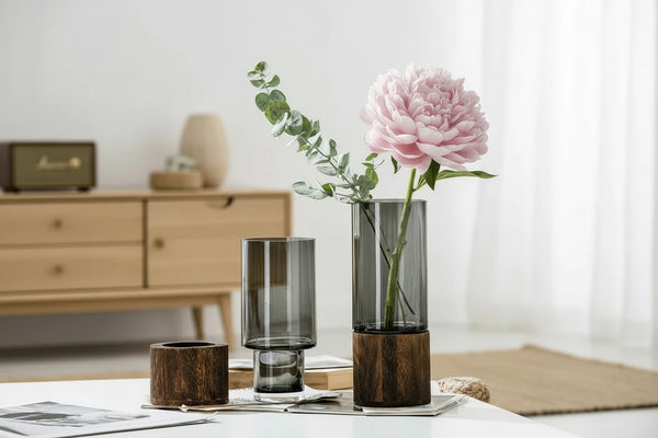 Schlichte Retro Glasvase – Moderne Tischdekoration