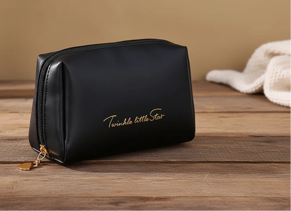 Reise-Kosmetiktasche aus PU-Leder – Wasserdichter Organizer mit Trennwand & weiter Öffnung