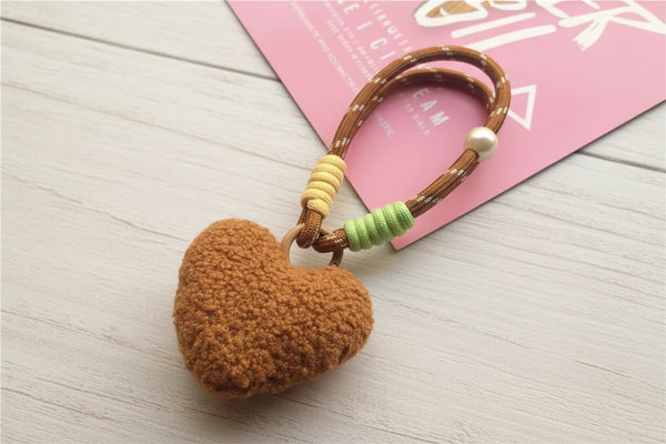 Süßer Schlüsselanhänger mit Plüschherz – Damen Taschenanhänger & Schlüsselanhänger